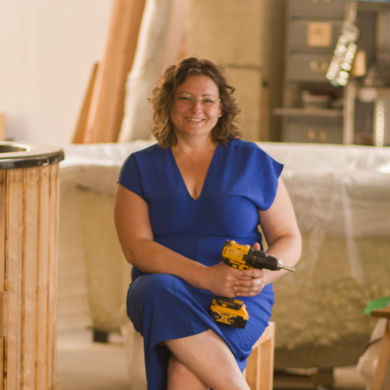 karolina-alison-dans-son-atelier-fabrication-bain